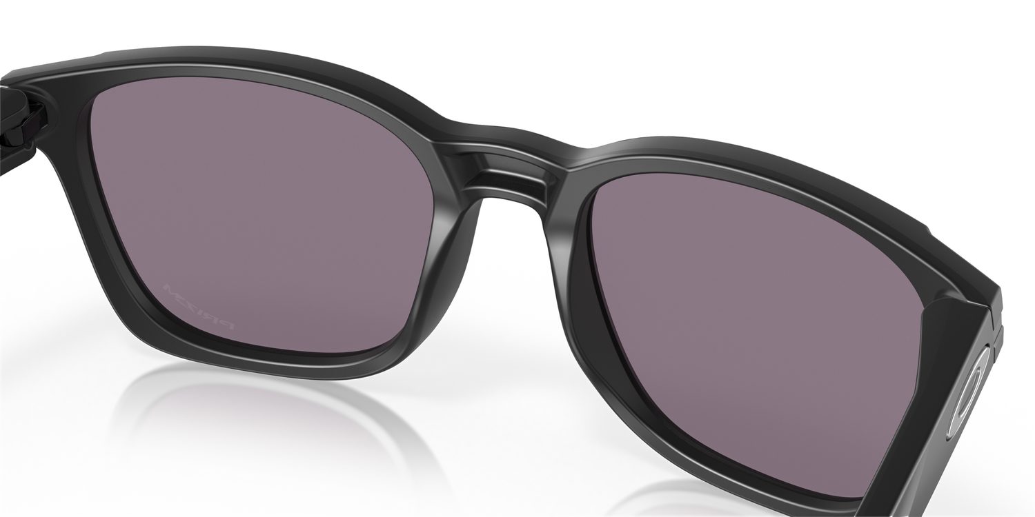 Oakley | 0OO9018
